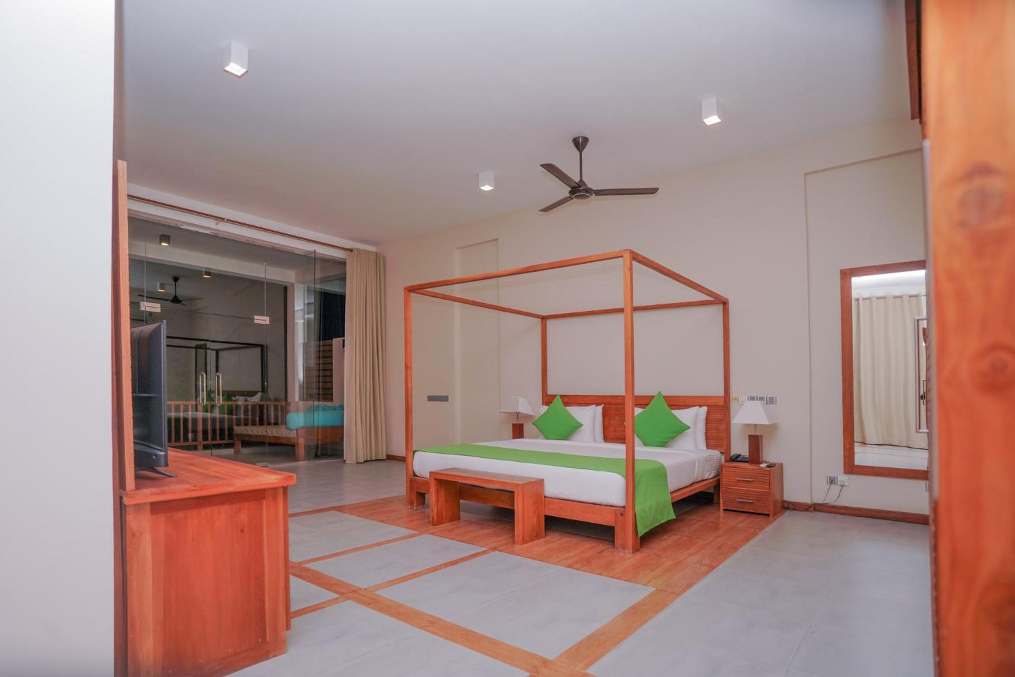 Breeze Pasikudah Hotel Passikudah Exterior photo