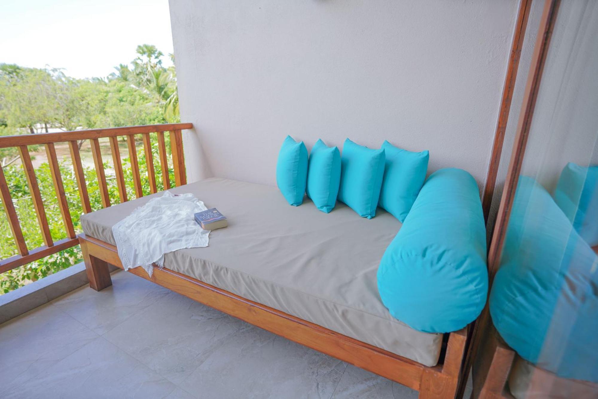 Breeze Pasikudah Hotel Passikudah Exterior photo